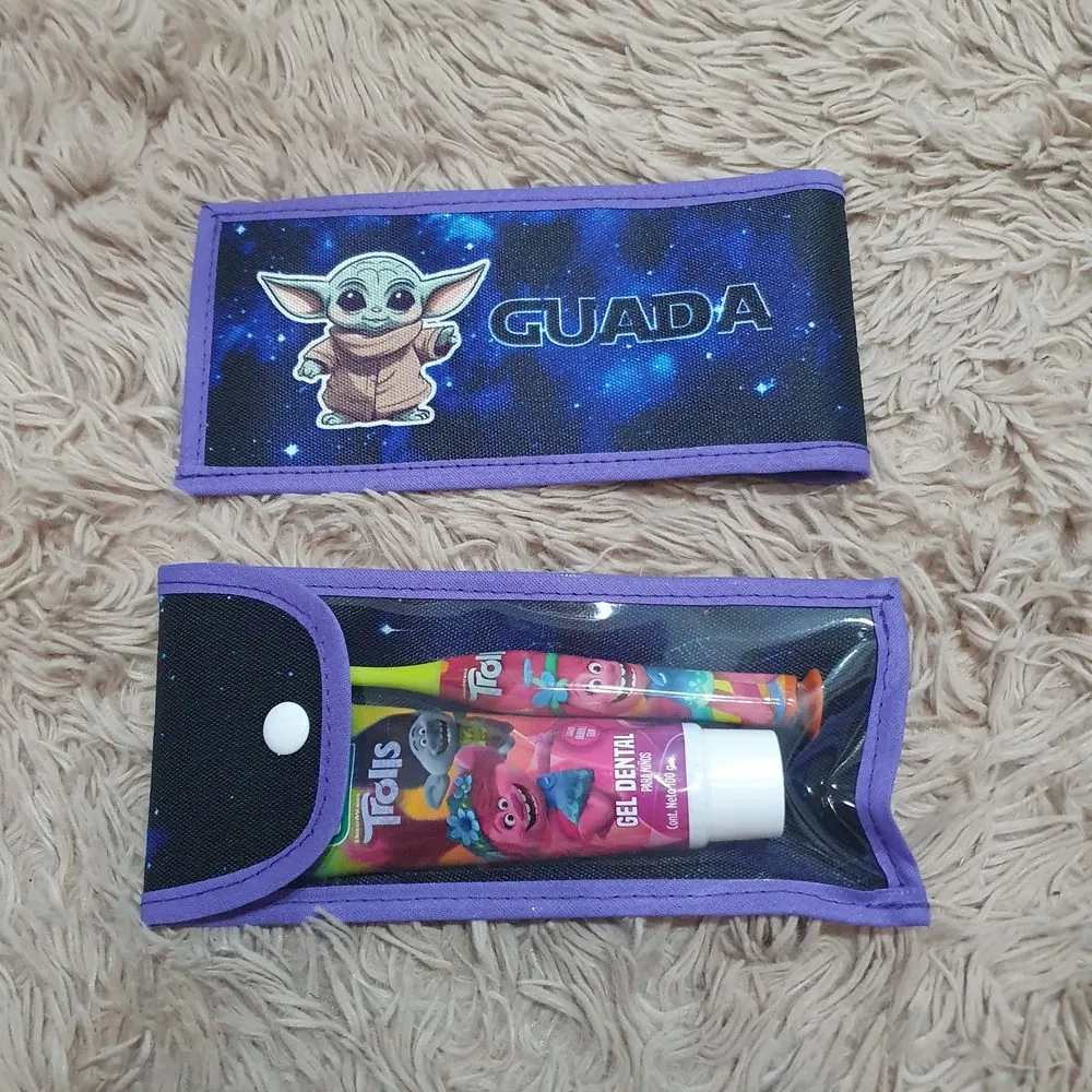 Funda de cepillo de dientes — KAYKO